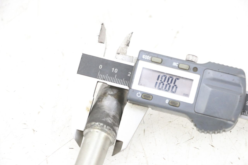 photo de AXE ROUE AVANT PEUGEOT SPEEDFIGHT 4 4T EFI 50 (2021 - 2025) - Détail de la pièce