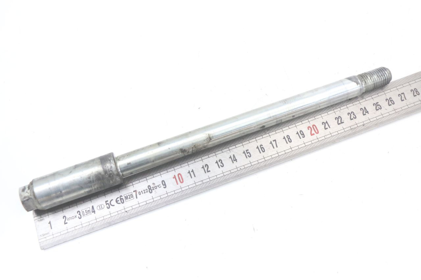 photo de AXE ROUE AVANT SUZUKI GZ MARAUDER 125 (1998 - 2004)