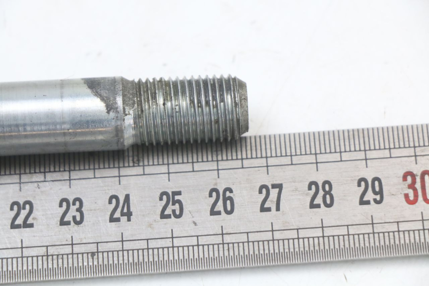 photo de AXE ROUE AVANT SUZUKI GZ MARAUDER 125 (1998 - 2004)