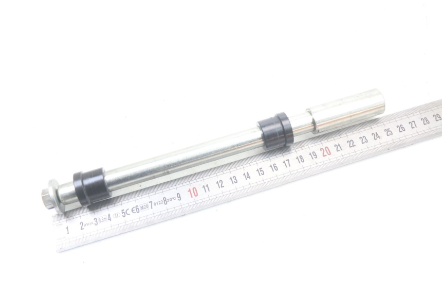 photo de AXE ROUE AVANT HUSQVARNA SVARTPILEN 401 (2018 - 2023) - Zoom état d’usage