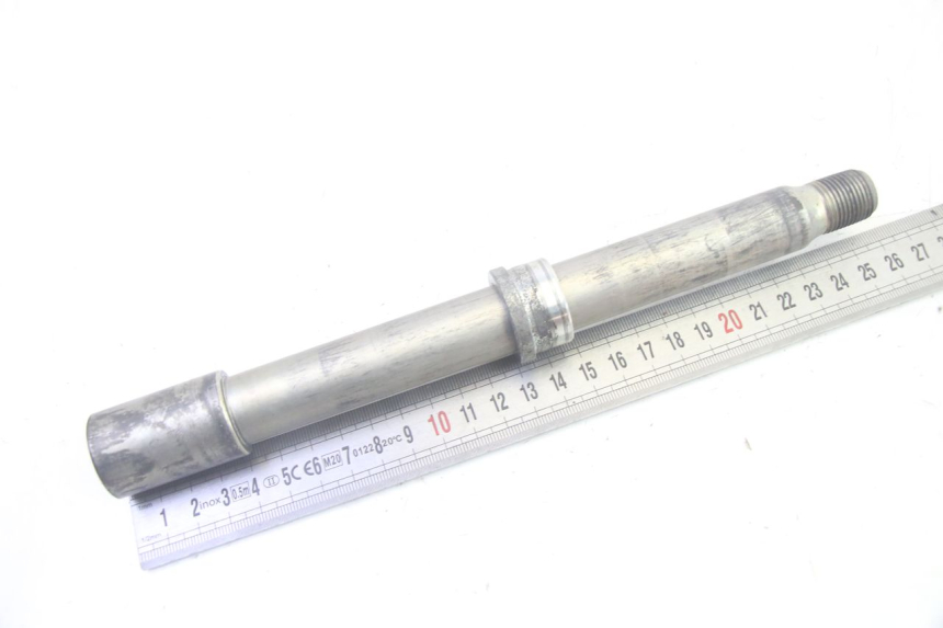 photo de AXE ROUE AVANT YAMAHA TDM ABS 900 (2002 - 2014) - Zoom état d’usage