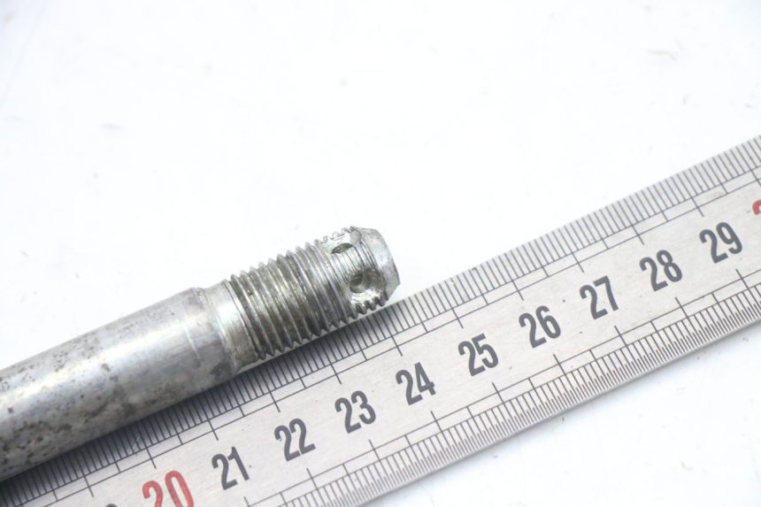 photo de AXE ROUE AVANT YAMAHA TDR DELTABOX 125 (1993 - 2003)