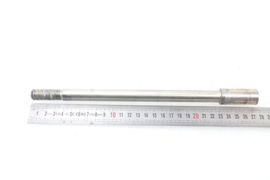 photo de AXE ROUE AVANT YAMAHA XMAX X-MAX ABS 125 (2014 - 2016) - Gros plan technique