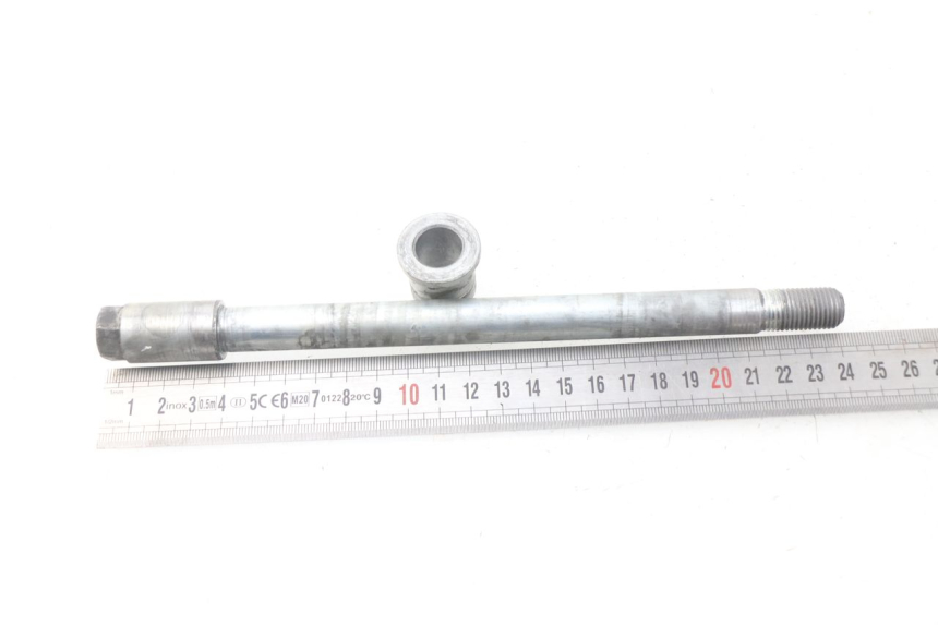 photo de AXE ROUE AVANT HONDA XLV VARADERO 125 (2000 - 2006)