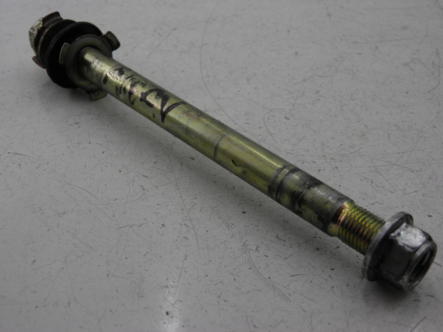 photo de AXE ROUE AVANT YAMAHA YBR CUSTOM 125 (2008 - 2010)