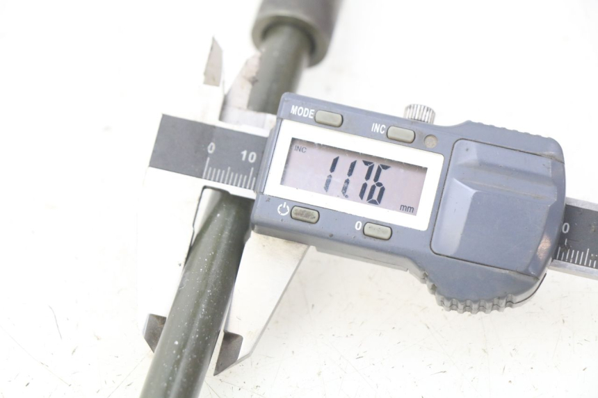 photo de AXE ROUE AVANT YAMASAKI YM T 125 (2015 - 2020)