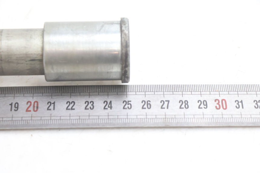 photo de AXE ROUE AVANT KAWASAKI ZX-6R ZX6R 600 (2000 - 2002) - Points de fixation