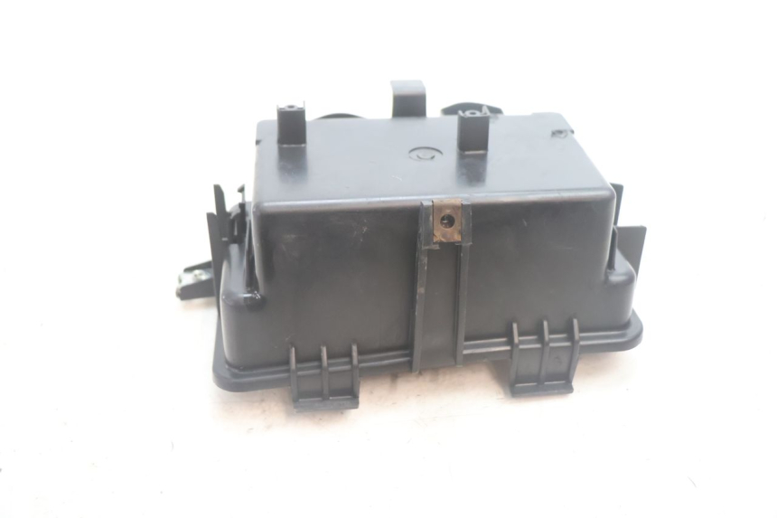 photo de BAC A BATTERIE HONDA FJS SILVER WING SILVERWING 400 (2005 - 2008) - Gros plan technique