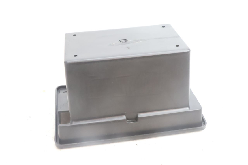 photo de BAC A BATTERIE JM MOTORS SANTANA EVO 50 (2024 - 2026) - Gros plan technique