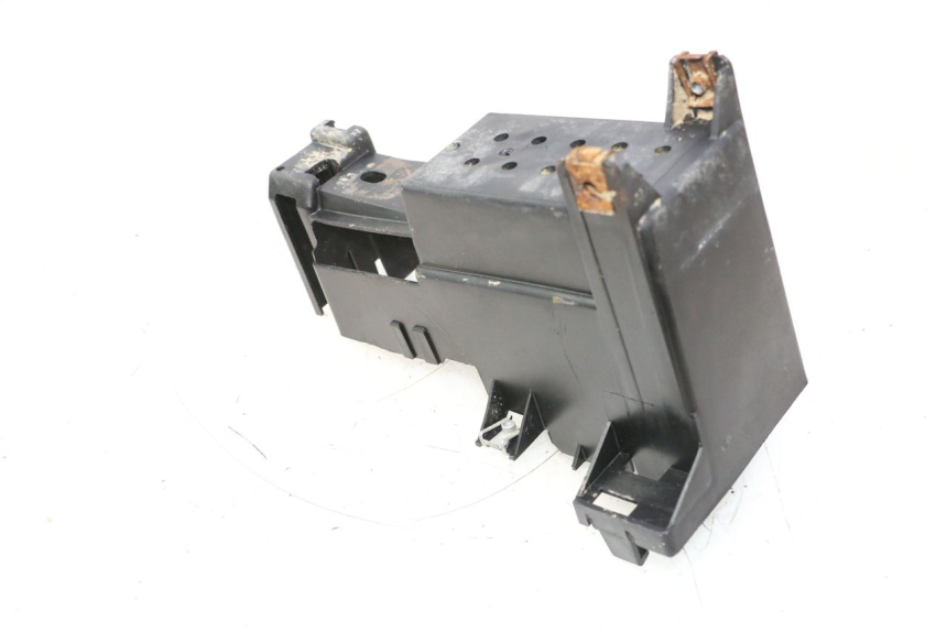 photo de BAC A BATTERIE PEUGEOT TKR TREKKER FURIOUS 50 (2005 - 2014) - Zoom état d’usage
