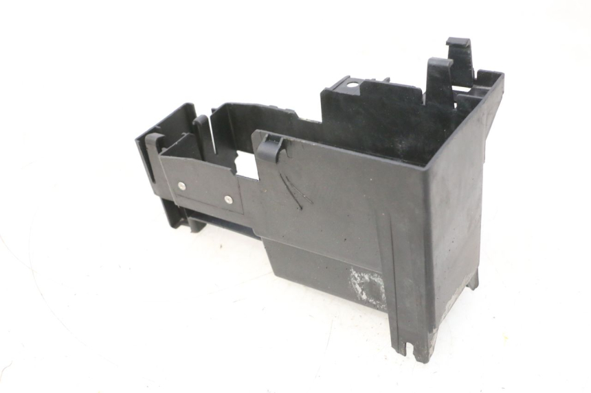 photo de BAC A BATTERIE PEUGEOT TREKKER 50 (1995 - 2004) - Gros plan technique