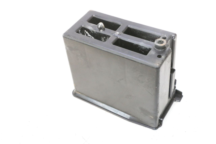 photo de BAC A BATTERIE PIAGGIO VESPA PRIMAVERA 2T 50 (2013 - 2018) - Autre angle de vue
