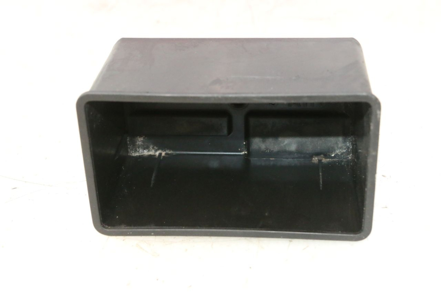 photo de BAC A BATTERIE PIAGGIO VESPA S 2T 50 (2007 - 2014) - Détail de la pièce