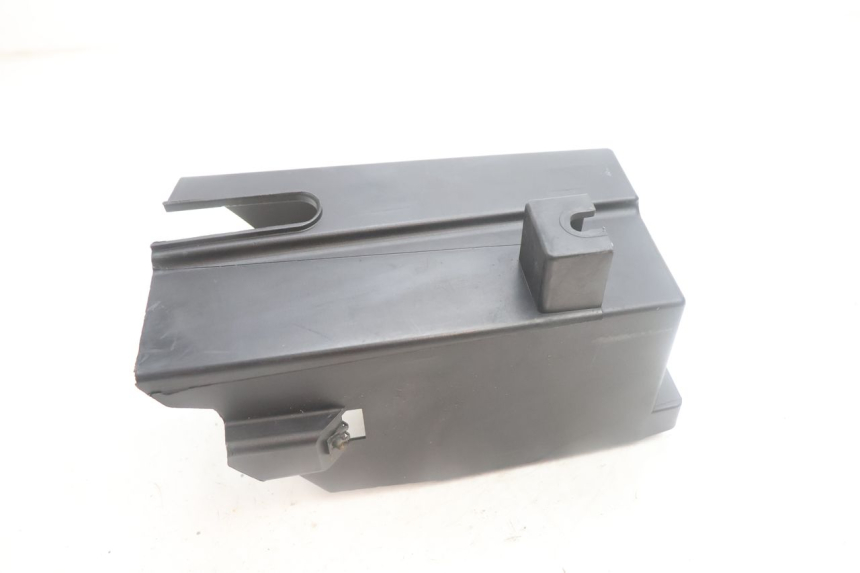 photo de BAC A BATTERIE YAMAHA XMAX X-MAX 125 (2006 - 2009) - Autre angle de vue