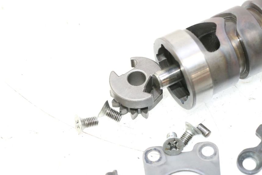 photo de BARILLET SELECTION SUZUKI DR S 600 (1985 - 1989) - Gros plan technique