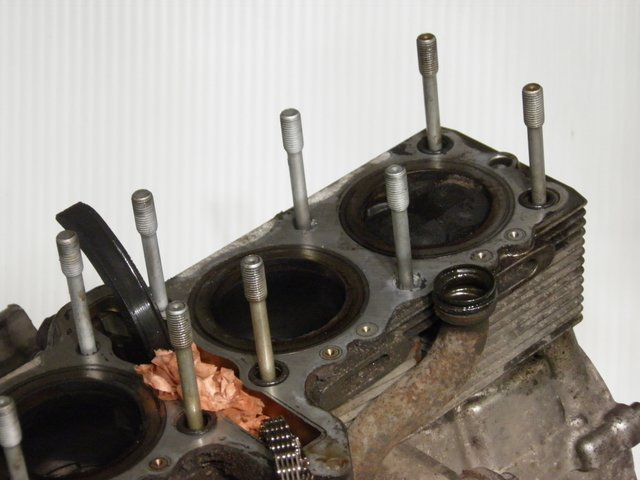 photo de BAS MOTEUR SUZUKI GSF N BANDIT 600 (1996 - 1999)