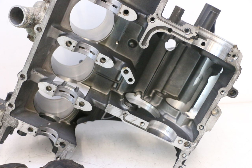 photo de BAS MOTEUR YAMAHA YZF R6 600 (2008 - 2009) - État de surface