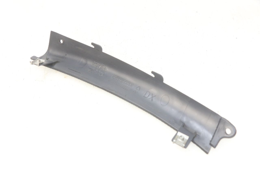 photo de BAS DE CAISSE ARRIERE DROIT APRILIA SR LC 50 (1997 - 2004)