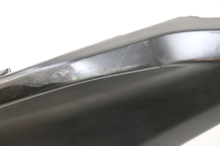 photo de BAS DE CAISSE ARRIERE DROIT SUZUKI BURGMAN 650 (2013 - 2020)