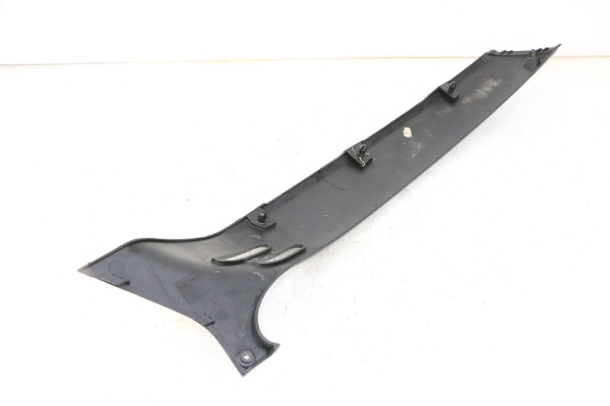 photo de BAS DE CAISSE ARRIERE DROIT PIAGGIO VESPA GRANTURISMO 200 (2004 - 2005)
