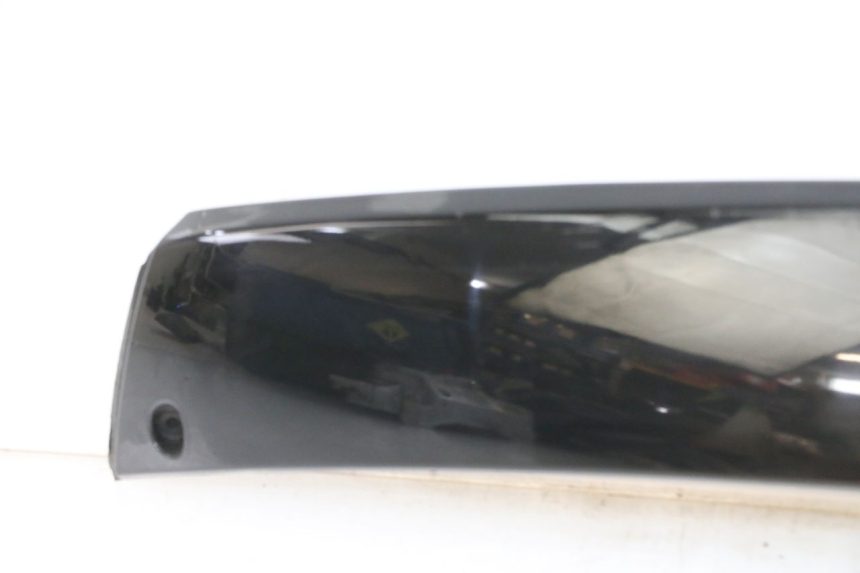 photo de BAS DE CAISSE ARRIERE DROIT PIAGGIO VESPA GRANTURISMO 200 (2004 - 2005)