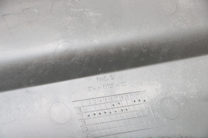 photo de BAS DE CAISSE ARRIERE DROIT YAMAHA XMAX X-MAX ABS 125 (2017 - 2020)