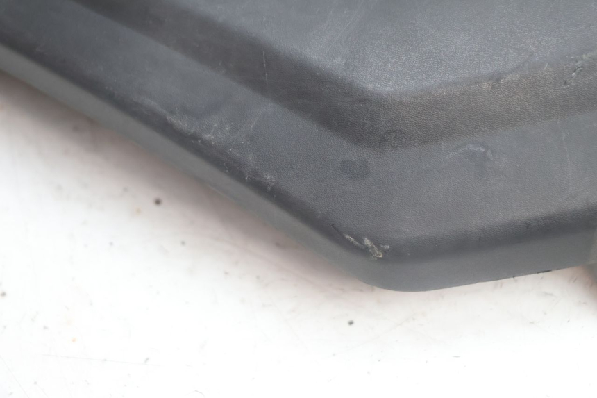 photo de BAS DE CAISSE ARRIERE DROIT YAMAHA XMAX X-MAX 125 (2006 - 2009) - Détail de la pièce