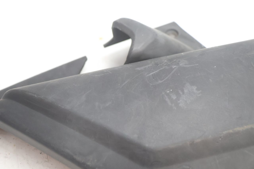 photo de BAS DE CAISSE ARRIERE DROIT YAMAHA XMAX X-MAX 125 (2006 - 2009) - Zoom état d’usage