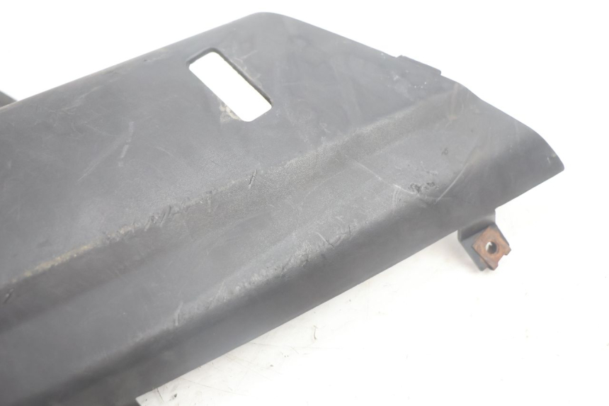 photo de BAS DE CAISSE ARRIERE DROIT YAMAHA XMAX X-MAX 125 (2006 - 2009) - Autre angle de vue