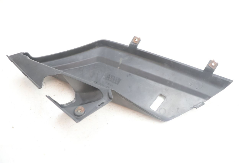 photo de BAS DE CAISSE ARRIERE DROIT YAMAHA XMAX X-MAX 125 (2006 - 2009) - État de surface