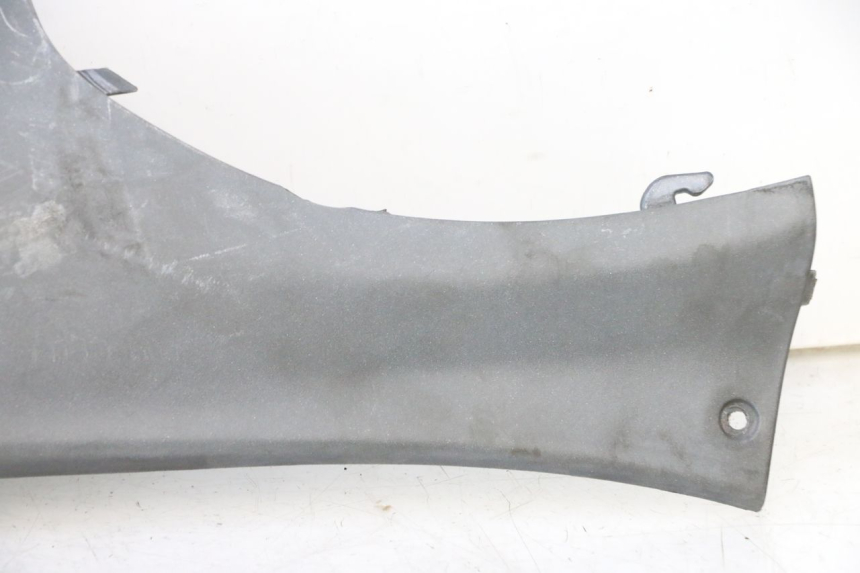 photo de BAS DE CAISSE ARRIERE DROIT PIAGGIO X9 AMALFI 180 (2000 - 2003) - Autre angle de vue