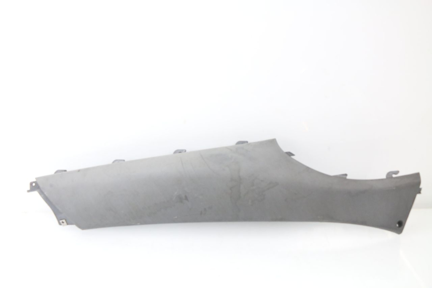 photo de BAS DE CAISSE ARRIERE DROIT PIAGGIO X9 125 (2000 - 2003)