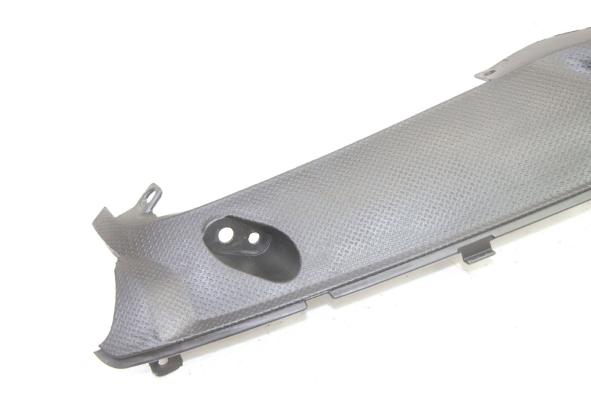 photo de BAS DE CAISSE ARRIERE GAUCHE GILERA RUNNER SP 50 (2006 - 2008)