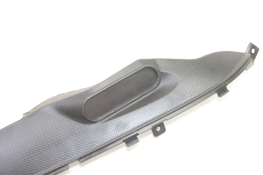 photo de BAS DE CAISSE ARRIERE GAUCHE GILERA RUNNER SP 50 (2006 - 2008)