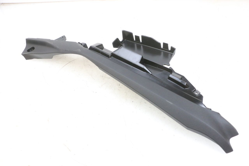 photo de BAS DE CAISSE ARRIERE GAUCHE YAMAHA TRICITY 300 (2020 - 2024) - Points de fixation