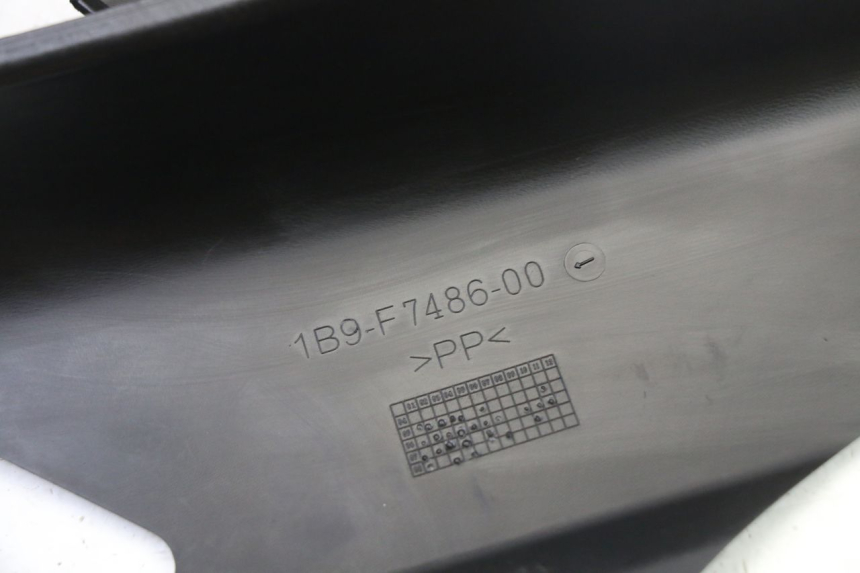 photo de BAS DE CAISSE ARRIERE GAUCHE YAMAHA XMAX X-MAX 125 (2006 - 2009)