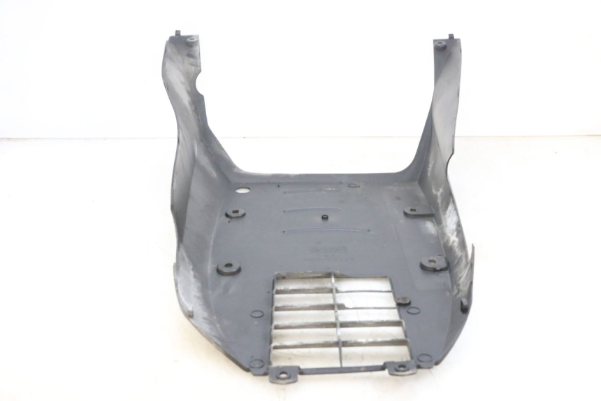 photo de BAS DE CAISSE SUZUKI BURGMAN 125 (2007 - 2014) - Détail de la pièce