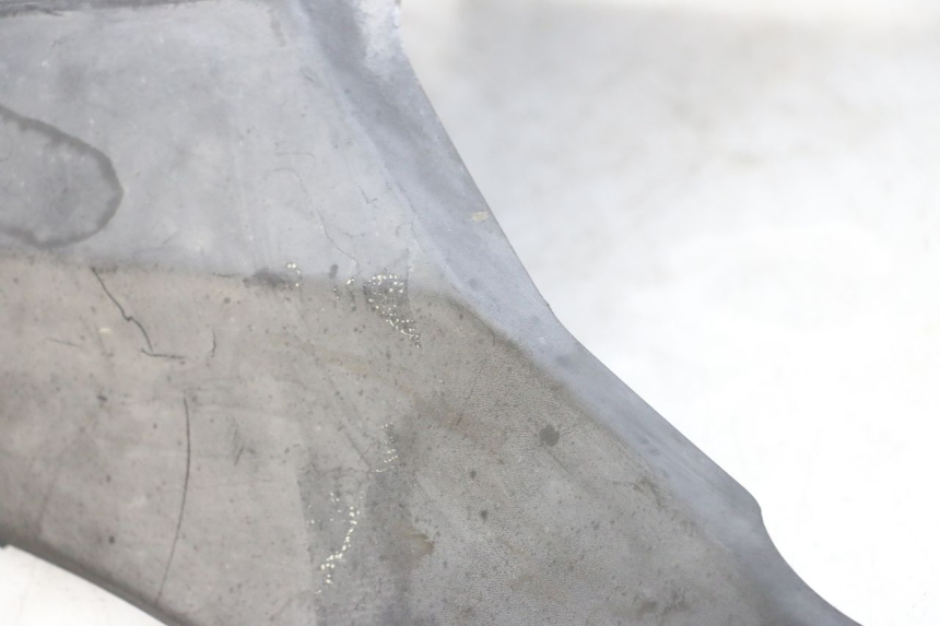 photo de BAS DE CAISSE SUZUKI BURGMAN 125 (2007 - 2014) - Gros plan technique