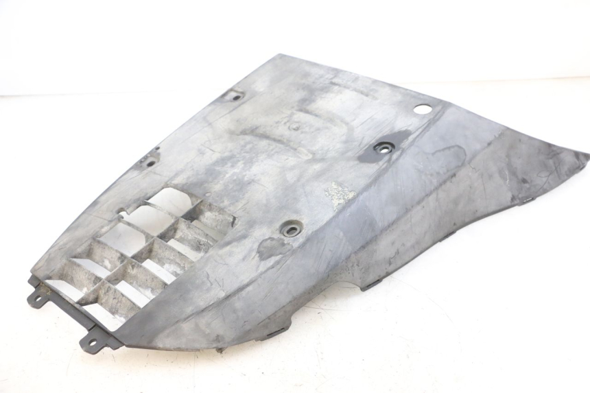 photo de BAS DE CAISSE SUZUKI BURGMAN 125 (2007 - 2014) - Points de fixation