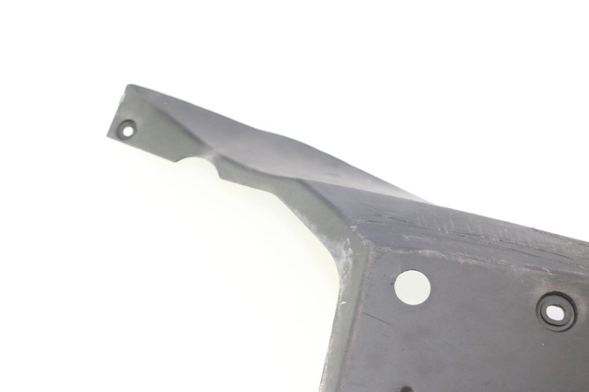 photo de BAS DE CAISSE SUZUKI BURGMAN 125 (2007 - 2014) - Détails caractéristiques