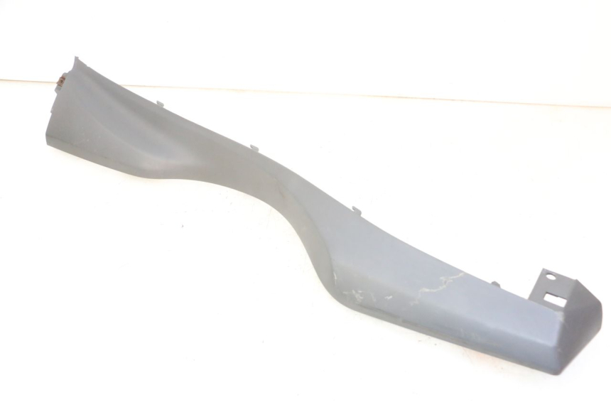 photo de BAS DE CAISSE DROIT SUZUKI BURGMAN 125 (2007 - 2014)