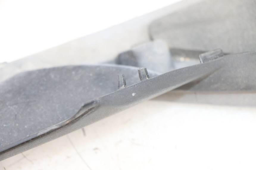 photo de BAS DE CAISSE DROIT SUZUKI BURGMAN 650 (2013 - 2020)