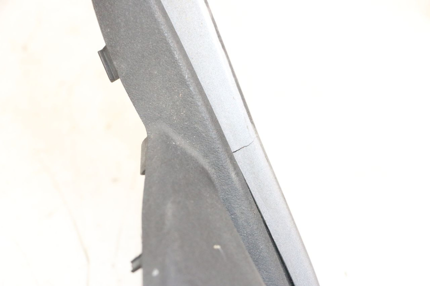 photo de BAS DE CAISSE DROIT SUZUKI BURGMAN 650 (2013 - 2020)