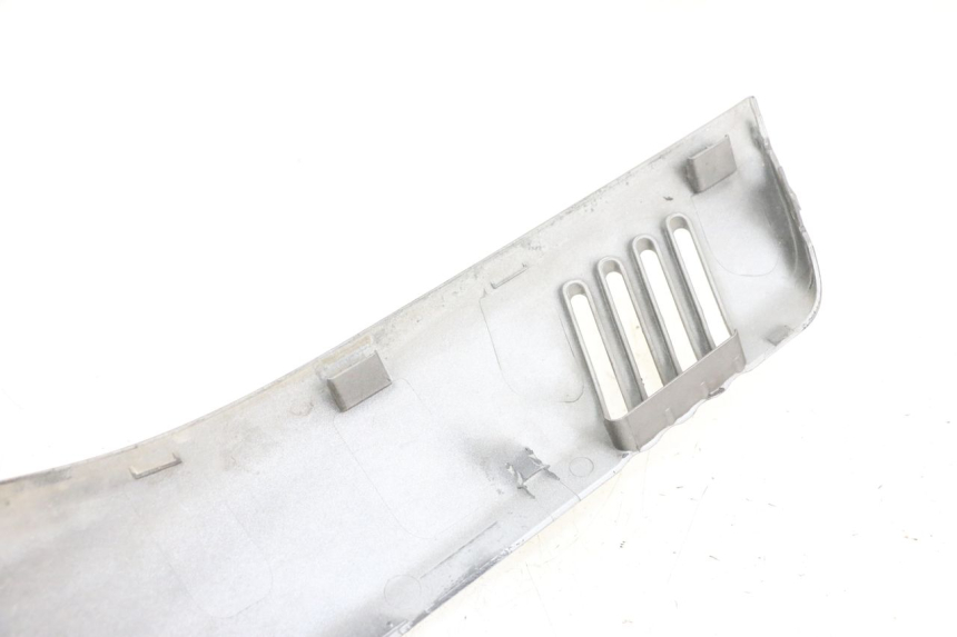 photo de BAS DE CAISSE DROIT SUZUKI BURGMAN 650 (2013 - 2020)