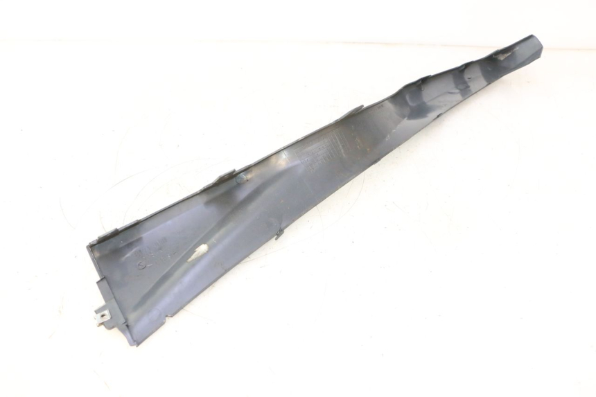 photo de BAS DE CAISSE DROIT SUZUKI BURGMAN 125 (2007 - 2014) - Détail de la pièce