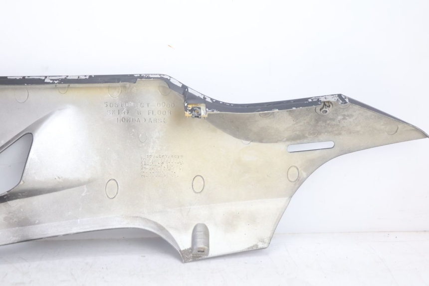 photo de BAS DE CAISSE DROIT HONDA FJS SILVER WING SILVERWING 400 (2005 - 2008) - Zoom composants