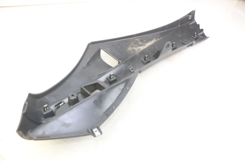 photo de BAS DE CAISSE DROIT PIAGGIO FLY 4T 50 (2013 - 2017)