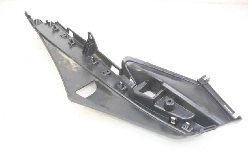 photo de BAS DE CAISSE DROIT PIAGGIO FLY 4T 50 (2013 - 2017)