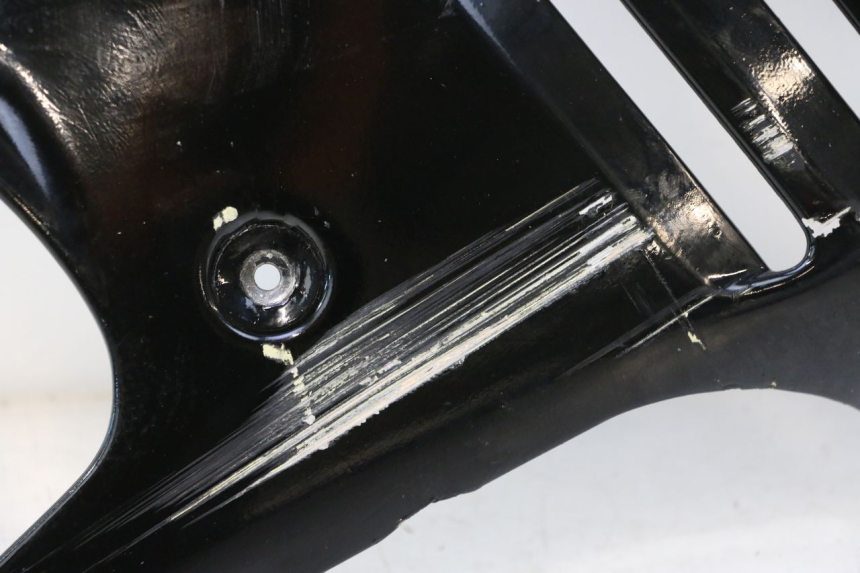 photo de BAS DE CAISSE DROIT SUZUKI GSX F GSXF 750 (1988 - 1998) - Vue produit