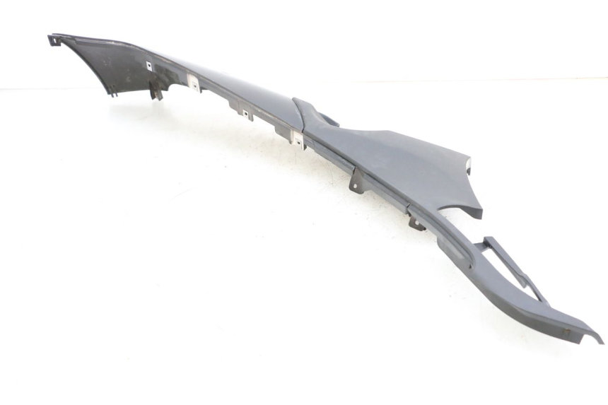 photo de BAS DE CAISSE DROIT PIAGGIO MP3 HPE 350 (2018 - 2020) - Gros plan technique